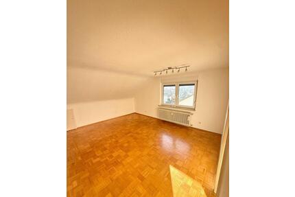 Wohnung Dachgeschoss 3,5 Zimmer ab sofort zu vermieten - Kuchen