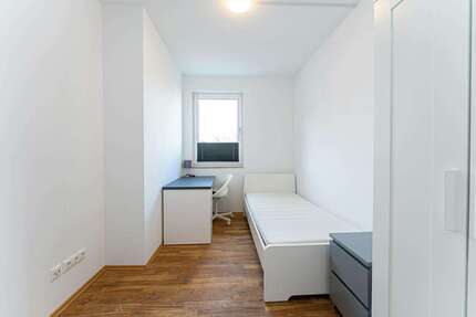 WG-Zimmer in Berlin 670,00 € 10.9 m²