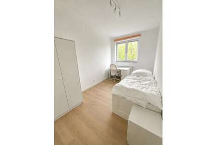 WG-Zimmer in Düsseldorf 700,00 € 13 m²