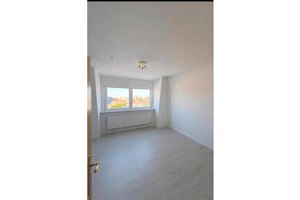 Schöne 4 Zimmer Wohnung in Wilster 750€ Kaltmiete zu vermieten .