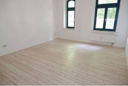 WG-geeignet - modernes Laminat - Bad mit Dusche - frei ab 1.11.25 - Chemnitz Hilbersdorf