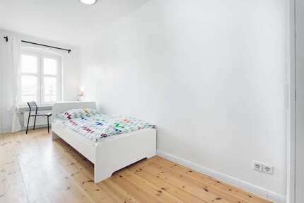 WG-Zimmer in Berlin 680,00 € 10 m²
