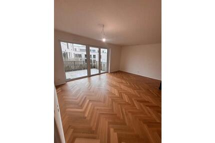 Geräumige Wohnung im 3.OG mit Balkon und Stellplatz im Erstbezug - Düsseldorf Lörick