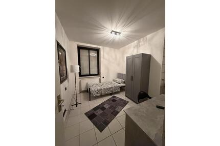 Studenten-WG | Möblierte Zimmer | Internet inkl. | Top Lage - Saarbrücken Eschberg