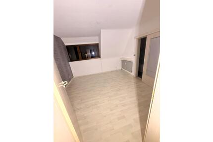 4Zimmer Wohnung| 1A Lage - 1.100,00&nbsp;EUR Kaltmiete, ca.&nbsp; 98,00&nbsp;m&sup2; in Garbsen (PLZ: 30827) Berenbostel
