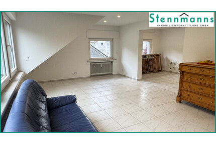 ERSTBEZUG NACH MODERNISIERUNG: HELLE 3-ZIMMER-WOHNUNG IM 2-FAM.-HAUS IN GUTER WOHNLAGE VON RADEVORMWALD