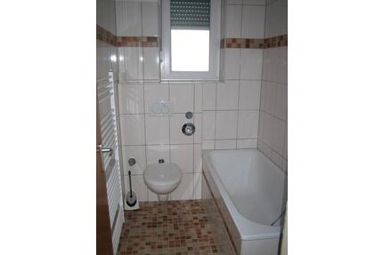 Helle und geräumige 2 12 Zimmer Wohnung in Du Röttgersbach. - Duisburg Hamborn