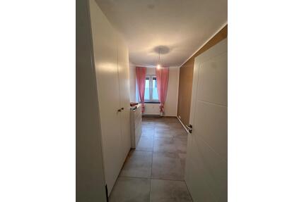 Sanierte 2,5 Zimmer Wohnung in guter Lage Teilmöbliert - Oberhausen Alsfeld
