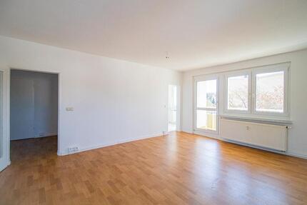 Helle Familienwohnung mit 68 qm + Loggia + PkW- Stellplatz!!! - Chemnitz Altendorf