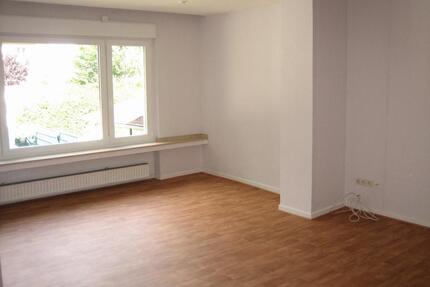 Helle und geräumige 2 12 Zimmer Wohnung in Du Röttgersbach. - Duisburg Hamborn