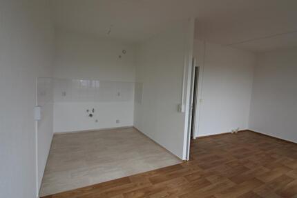 Wir sanieren für Sie! 4 Zimmer Wohnung - Dessau-Roßlau