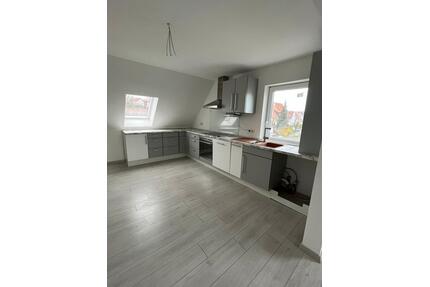 5-Zimmer Wohnung mit EBK und 2 Balkone bei Kirchheim unter Teck - Ohmden