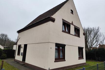 4-Zimmer Wohnung im 1. OG mit ca. 90 m² – Gartennutzung, Schuppen - Bremen Blumenthal