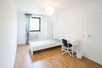 WG-Zimmer in Düsseldorf 609,00 € 10 m²