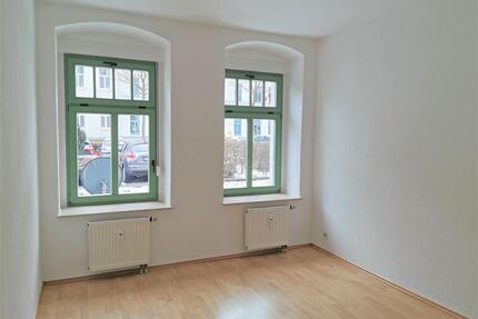 Schöne 3-Zimmer mit Laminat, Bad mit Wanne und Dusche in sehr guter Lage !!! - Chemnitz Kapellenberg