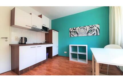 Helles Zimmer mit EIGENER KÜCHE, möbliert - Hamburg Wandsbek