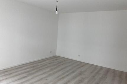 Renovierte 3 Zimmer Wohnung mit Balkon Nähe Rathenauplatz - Nürnberg Gärten bei Wöhrd