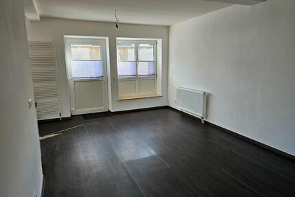 2 Zimmer Wohnung im Erdgeschoss mit kleiner Terrasse - Tutzing