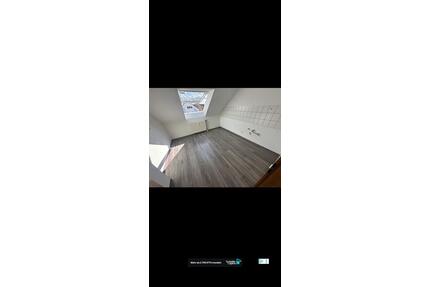 *NEU 2 Zimmer ab sofort! Frisch renoviert! - Hainichen