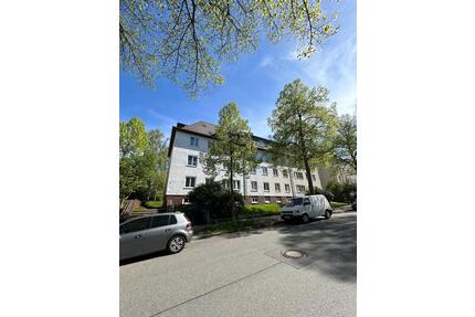 Großzügige 2-Zimmer mit Laminat, Balkon und Wannenbad zum Toppreis in ruhiger Lage! - Chemnitz Ebersdorf