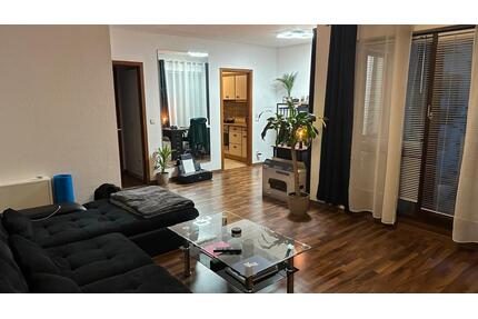 Möblierte Stilvolle 2-Zimmer-Wohnung mit Einbauküche & Balkon - Düsseldorf Stadtbezirk 7