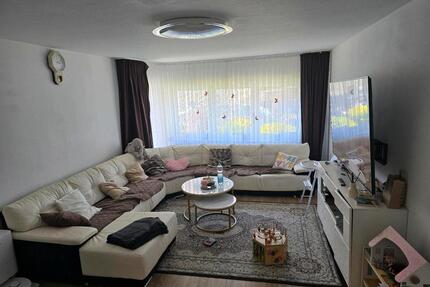 3-Zimmer Erdgeschosswohnung mit 2 Balkonen – Nachmieter ab 15.06. - Düsseldorf Stadtbezirk 8