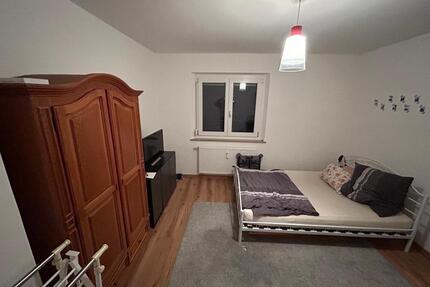 WG-Zimmer in einer 2er-WG - 411,00&nbsp;EUR Kaltmiete, ca.&nbsp; 70,00&nbsp;m&sup2; in Regensburg (PLZ: 93053) Galgenberg