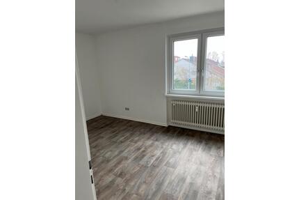 Helle 4-Zimmer Mietwohnung - 1.034,00&nbsp;EUR Kaltmiete, ca.&nbsp; 94,00&nbsp;m&sup2; in Göttingen (PLZ: 37083)