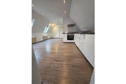 2 Zimmer mit Küche & Parkplatz in Rottenburg-Ergenzingen b Nagold - Rottenburg am Neckar