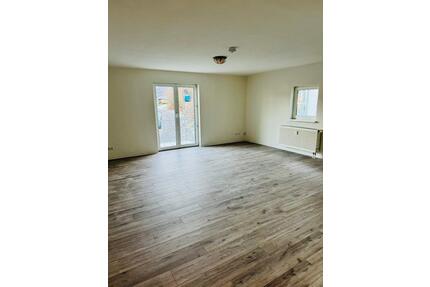 Renovierte große 1-Zimmer Wohnung mit Balkon - Albstadt Ebingen