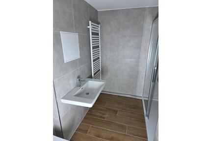 2 Zimmer Wohnung 60qm Dusche Zentrum Neu saniert Erstbezug - Magdeburg