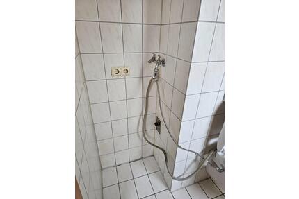 1 Zimmer Wohnung mit Balkon, Aufzug, Bad mit Fenster - Nürnberg Gleißhammer