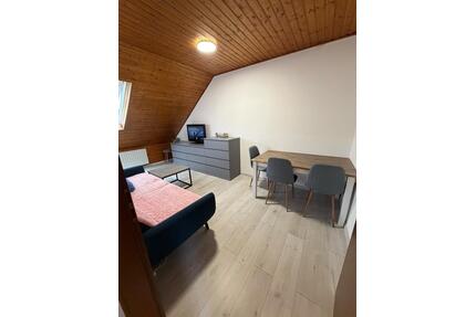 2 Zimmer Dachgeschosswohnung möbliert - Hattersheim am Main