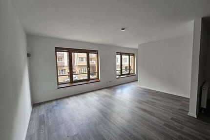 Neu renovierte 2 Zimmer Wohnung mit Balkon - Frankfurt am Main Bockenheim