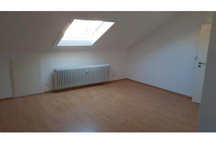 Großzügige, helle 1-Zimmer DG-Wohnung in Herrenberg-Kernstadt