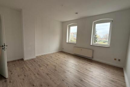 Schicke 4 Zimmer Wohnung mit Einbauküche - Halberstadt