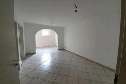 1 Zimmer Wohnung - 625,00&nbsp;EUR Kaltmiete, ca.&nbsp; 54,00&nbsp;m&sup2; in Ingolstadt (PLZ: 85051) Münchener Straße