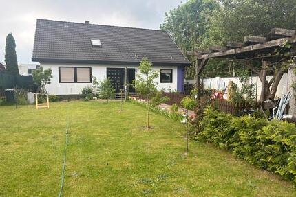 4 Zimmer Erdgeschoss Wohnung mit Garten und Terrasse - Burgdorf