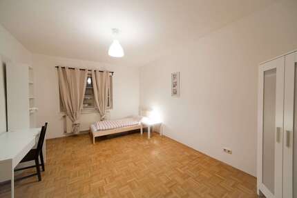 WG-Zimmer in München 975,00 € 17 m²