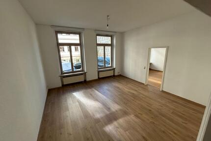Altbau 2,5 Zimmer Wohnung - 800,00&nbsp;EUR Kaltmiete, ca.&nbsp; 64,00&nbsp;m&sup2; in Leipzig (PLZ: 04109)