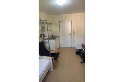 Zwischenmiete: Möbliertes WG-Zimmer (15 m²) in Kassel