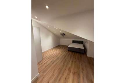 WG-Zimmer in München 700,00 € 17 m²