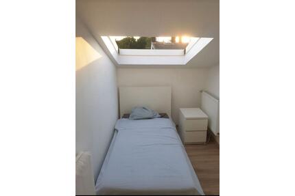 Zimmer in 3er Wohnung ( Zwischenmiete ) für Frauen - Hamburg Harburg