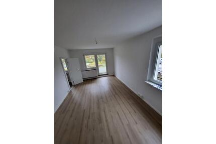 2-RW - ideal für Singles, junge Paare, Studenten,- Balkon - Aufzug - Magdeburg Alt Olvenstedt