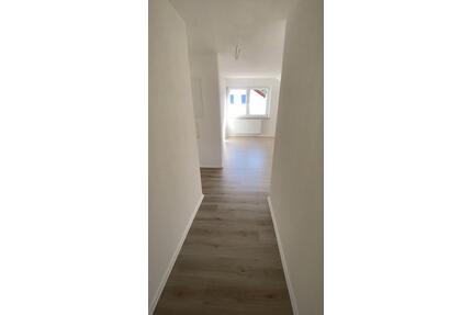 Helle 2 Zimmer Dachgeschosswohnung in Bestenheid zu vermieten - Wertheim