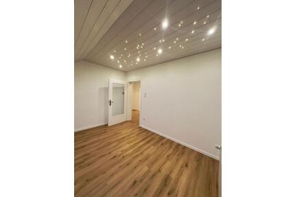 Kernsanierte 3-Zimmer DG-Wohnung zum 01.06 - Garbsen Berenbostel