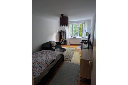 Großes Zimmer in 2er WG - 800,00&nbsp;EUR Kaltmiete, ca.&nbsp; 60,00&nbsp;m&sup2; in München (PLZ: 80798) Maxvorstadt