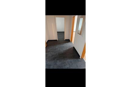 Schöne 2 Zimmer Wohnung ideal für kleine Familie oder 2 Personen - Wendeburg