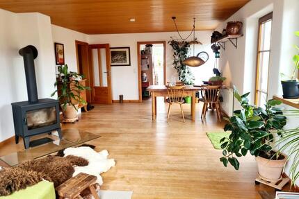 Sonnige 5-Zimmer Dachgeschoss-Wohnung mit Balkon auf Bauernhof - Argenbühl