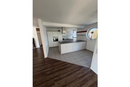 Attraktive großzügige 4-Zimmer Wohnung im Herzen von Bietigheim-Bissingen